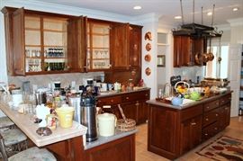 Huge kitchen full of stuff!