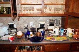 Glassware, small appliances, gadgets / utensils