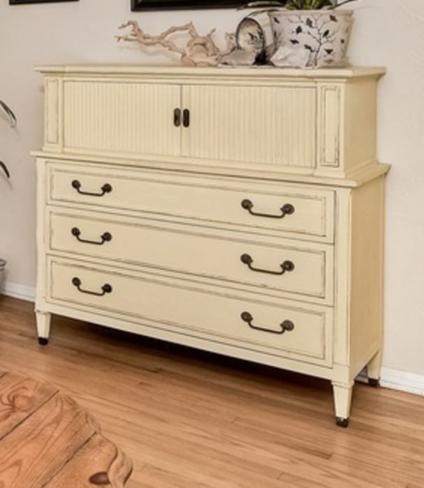 Drexel cabinet/chest of drawers