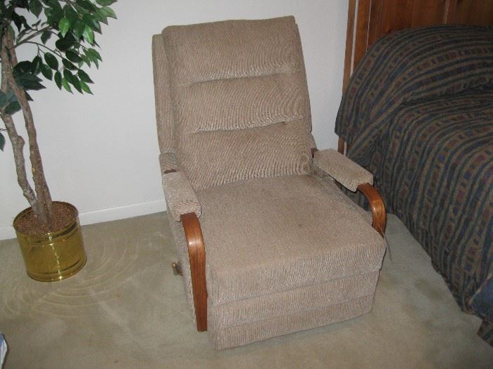 Nice Recliner chair 