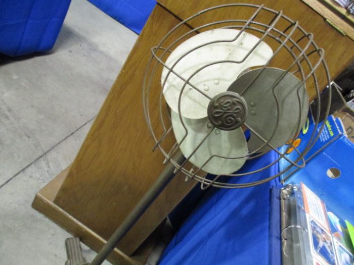 GE electric floor fan