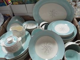 Homer laughlin dish set