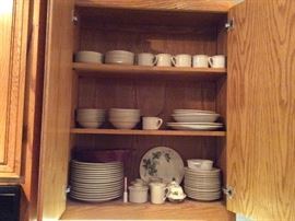 Set of porcelain dinnerware