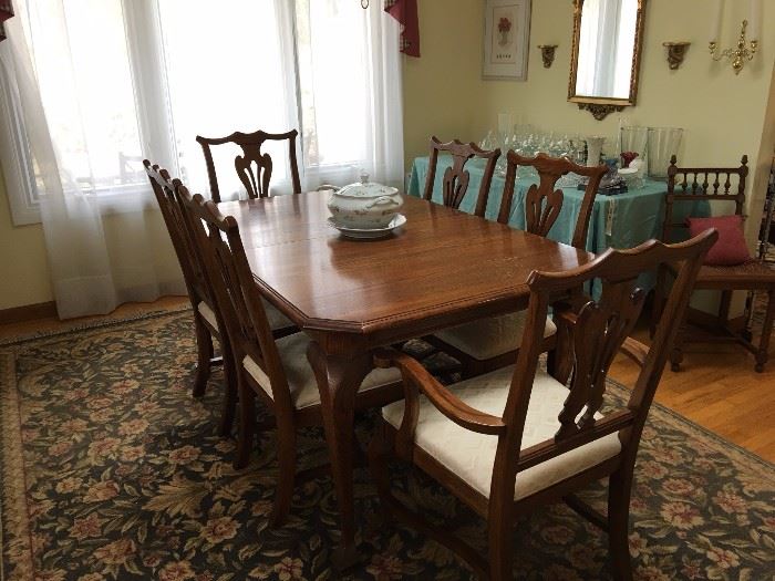 Ethan Allen Dining Table with 2 Leaves and 6 Chairs