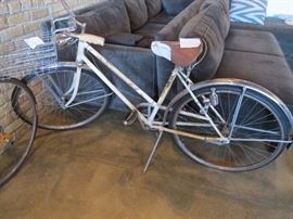 Free Delivery.  Arnold Schwinn & Co Ladies Bike with working HeadLight and Front Basket.  One of the last bikes made in Chicago