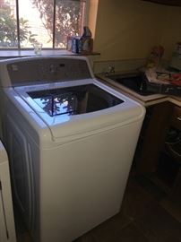 Washer and Dryer (Cannot pick up until 4/20)