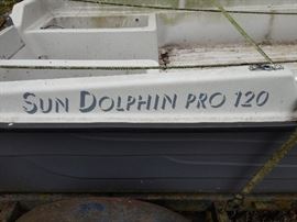 Sun Dolphin Pro 120 mini Bass Boat