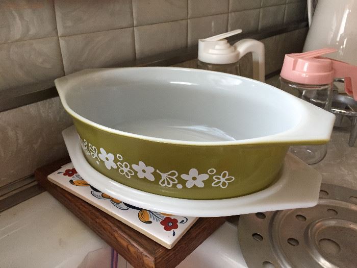 Vintage pyrex covered casserole avocado green with flowers