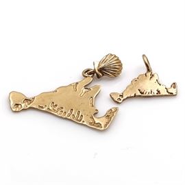14K Yellow Gold Charm and Pendant: A 14K yellow gold charm and pendant.