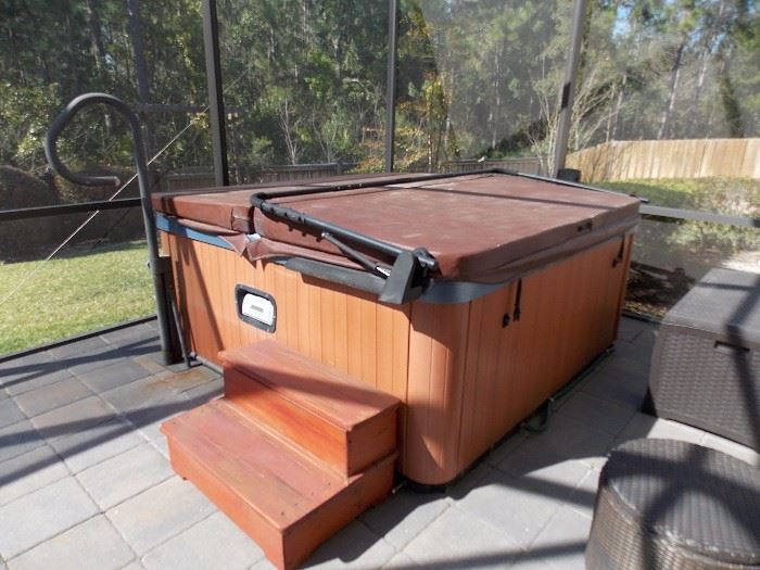 Infinity Jacuzzi hot tub w/ 4 seats, colored lights, cd player, purchased 2010, Salt or chlorine water- Works