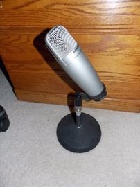 Samson Microphone and Tabletop stand CO1U