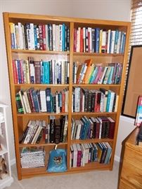 Many great books and bookshelves