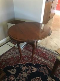 very clean drop leaf table