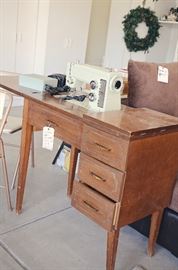 Vintage Sears Kenmore Sewing Machine Table (Serviced a year ago)
