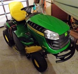 John Deer D130 Lawn Tractor