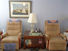 Matching Lay-Z-Boy Rocker/Recliners