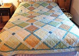 Quilts & Comforters
