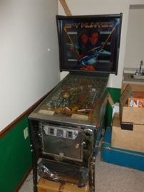 Cool pinball machine..according to the owner, 1 flipper needs tlc