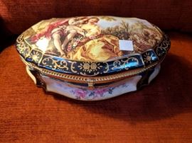 Limoges dresser box