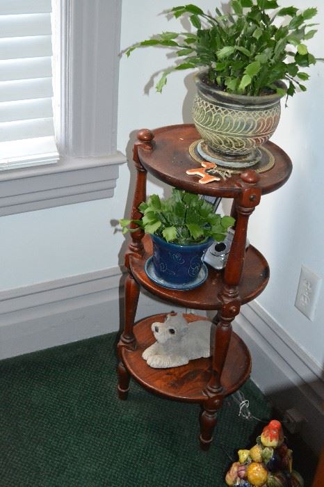 Ethan Allen 3-tier table- 1970's.