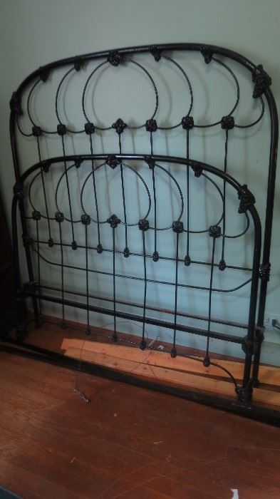 Great looking antique full size iron bed!