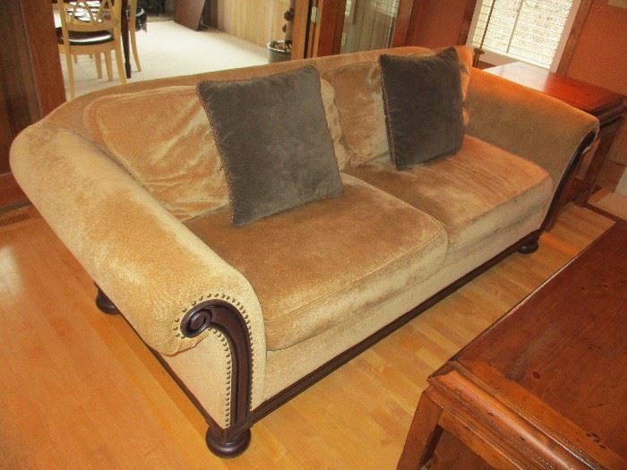 Beautiful Bernhardt sofa