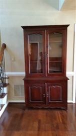 ANTIQUE BOOKCASE/ HUTCH WITH KEYS