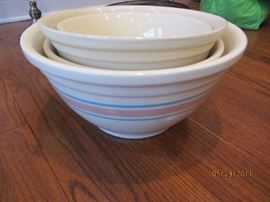 VINTAGE SET OF MIXING BOWLS