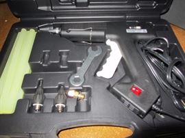 GLUE GUN