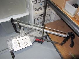 CHAMPION MITER SAW