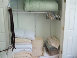 LOTS OF TOWELS AND LINENS