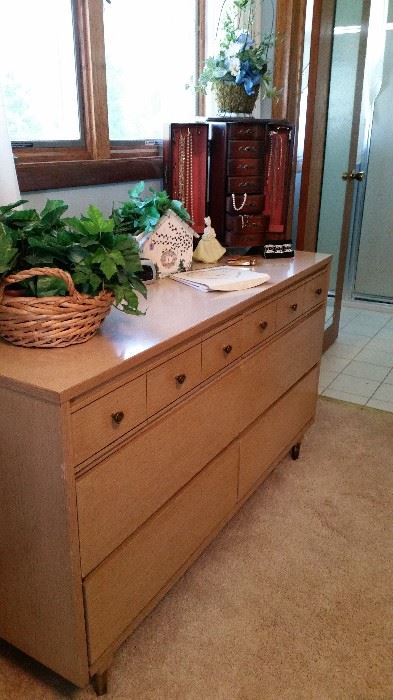 Nice dresser, very sturdy, OMGosh, really sturdy! And heavy, holds a ton of stuff too. 