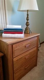 End table, photo albums, lamp