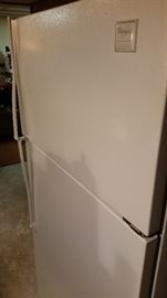 Whirpool refrigerator, super clean