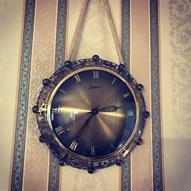 VINTAGE WALL CLOCK