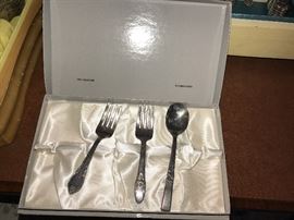 CHILDREN'S FORKS AND SPOON SET