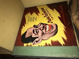 LOTS OF VINTAGE VINYL RECORDS