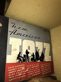 LOTS OF VINTAGE VINYL RECORDS