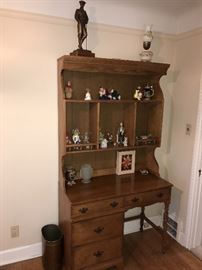 WOODEN DESK WITH HUTCH