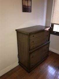 CHEST OF DRAWERS