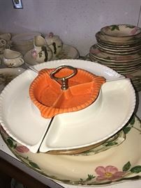 KITCHENWARE AND GLASSWARE