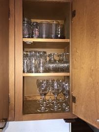 KITCHENWARE AND GLASSWARE