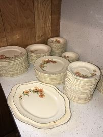 KITCHENWARE AND GLASSWARE