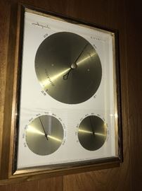 VINTAGE BAROMETER