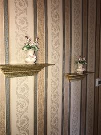 BEAUTIFUL VINTAGE ITALIAN CAPODIMONTE FLOWER VASES