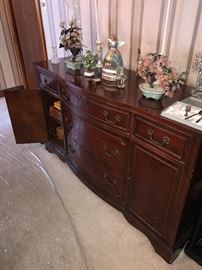 VINTAGE CHERRY WOOD SIDEBOARD/BUFFET