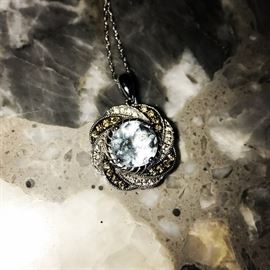 14K WHITE GOLD PENDANT WITH AQUAMARINE AND DIAMONDS