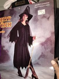 HALLOWEEN COSTUMES