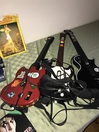 VIDEO GAME GUITAR HERO-GUITARS