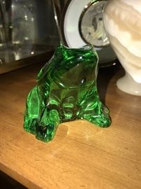 BACCARAT CRYSTAL GREEN FROG